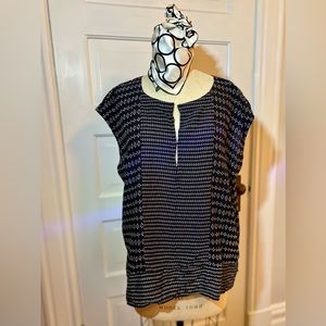 4 / $20 Sale! XL NWT Old Navy black, contrasting, print blouse/shell.